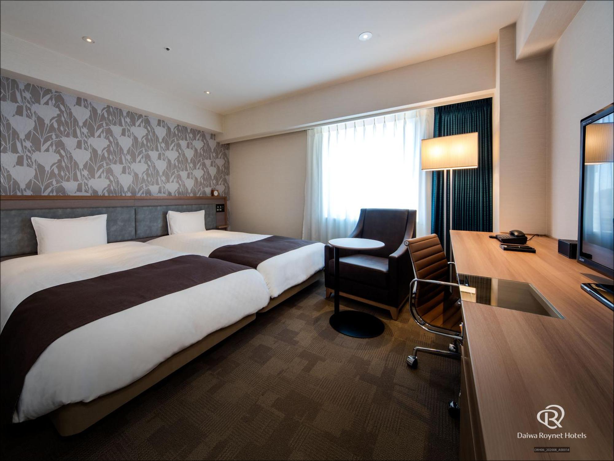 Daiwa Roynet Hotel Tokushima Ekimae Екстер'єр фото