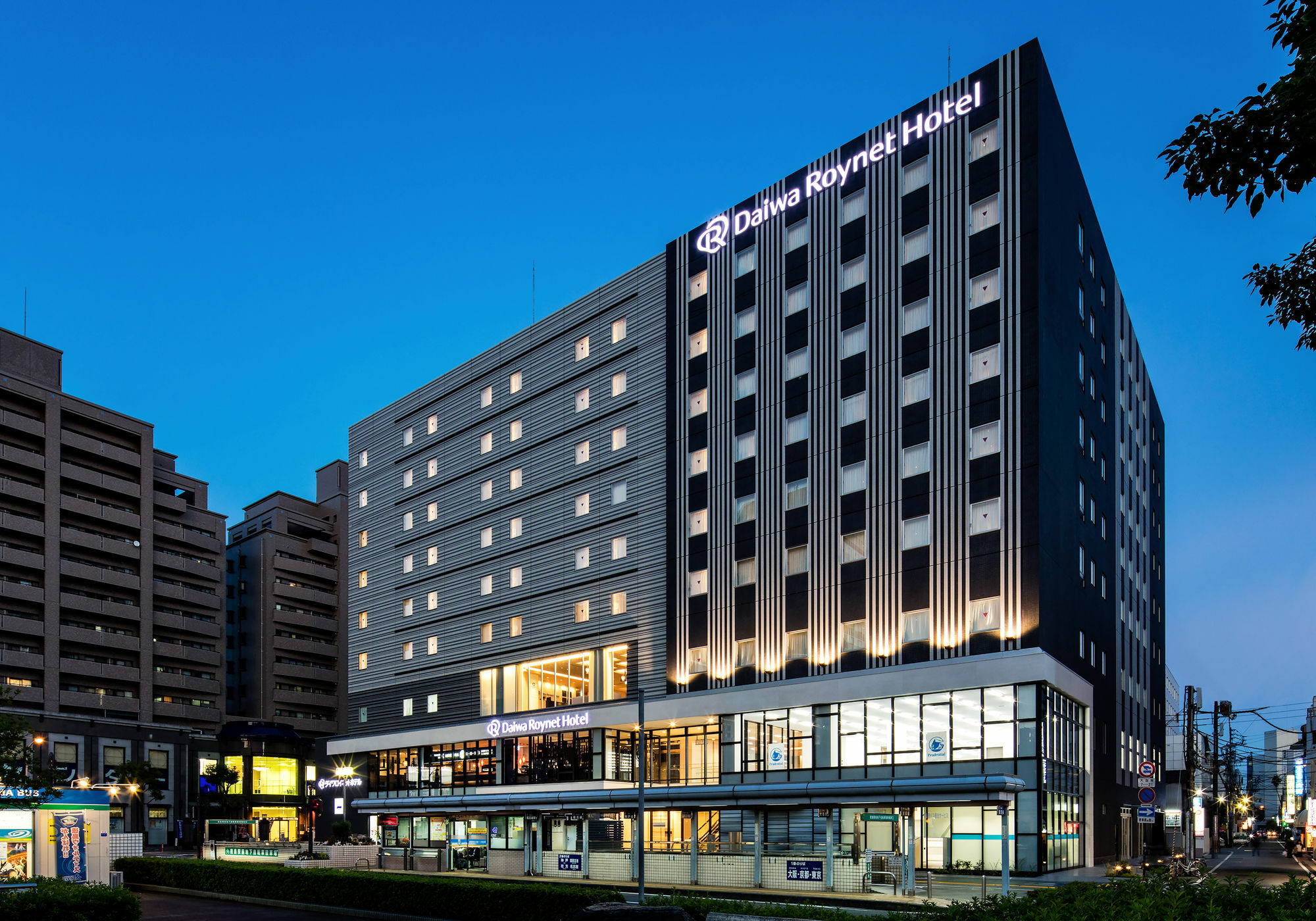 Daiwa Roynet Hotel Tokushima Ekimae Екстер'єр фото